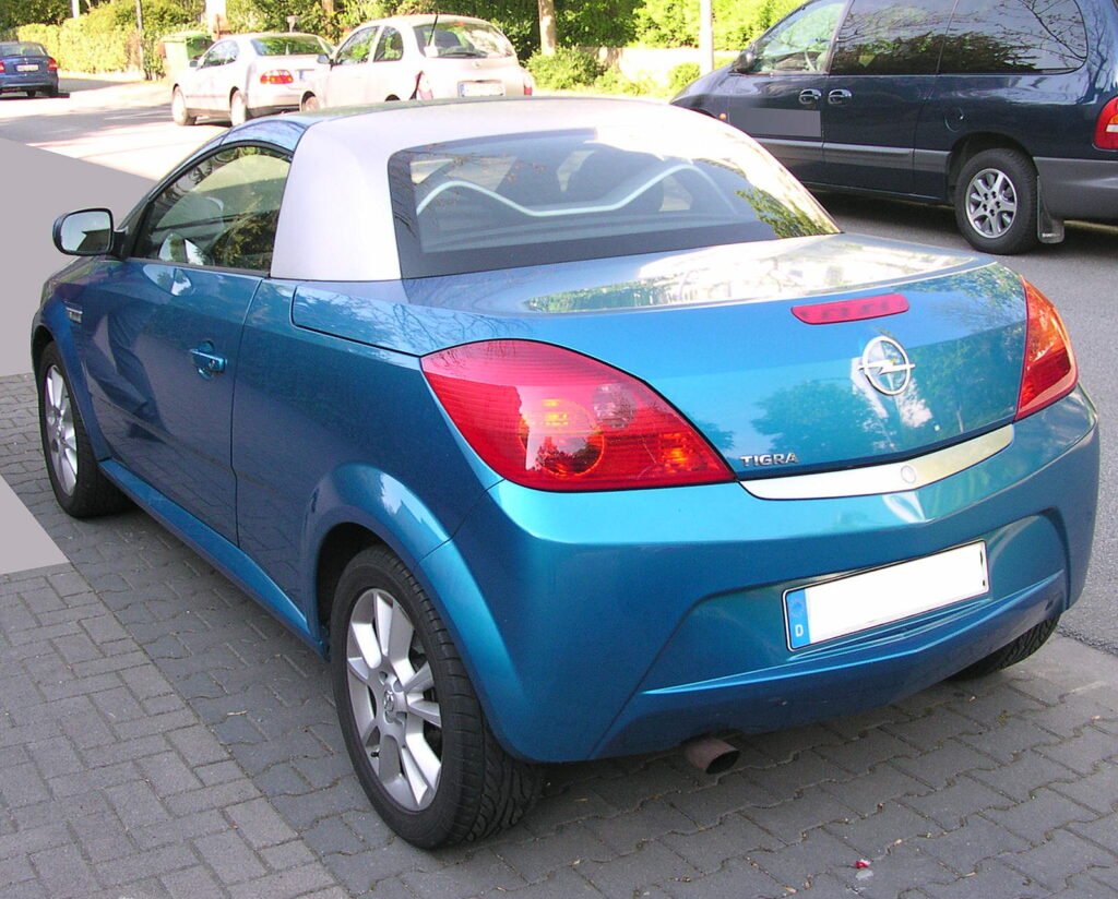 Opel Tigra photo