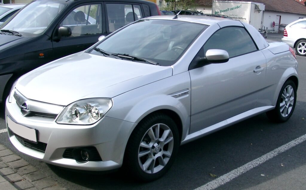 Opel Tigra photo