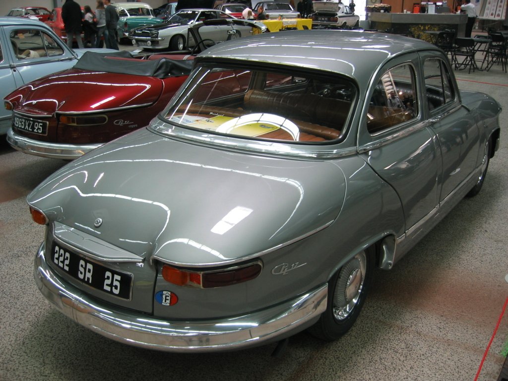 Panhard PL17 photo