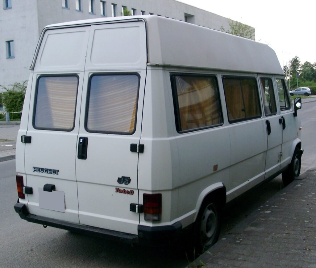 Peugeot J5 photo