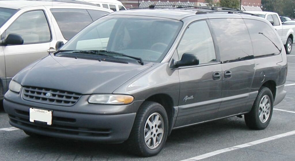 Plymouth Voyager photo