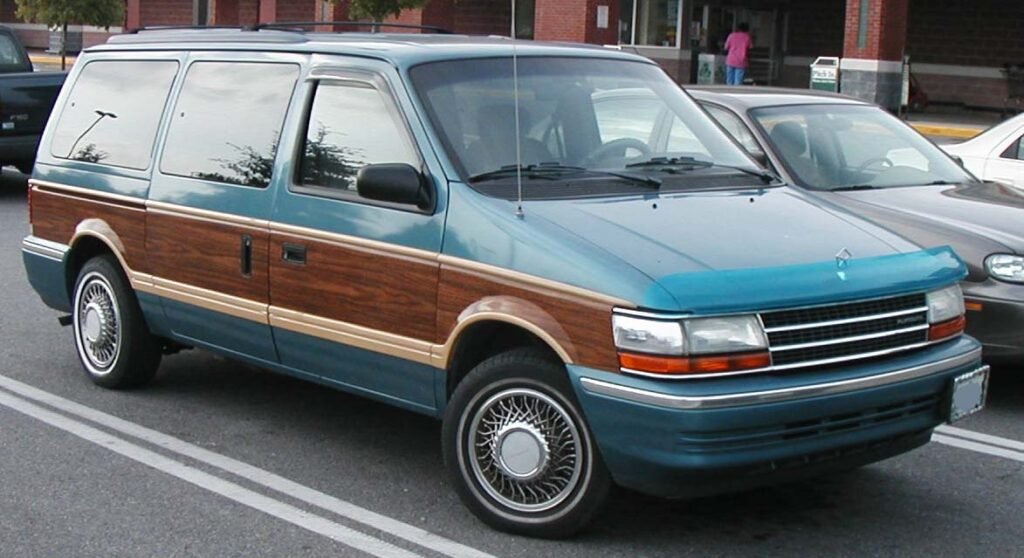 Plymouth Voyager photo