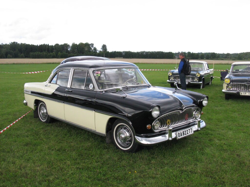 Simca Vedette photo