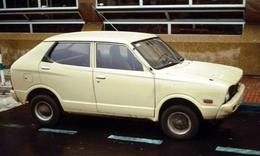 Subaru 700 photo