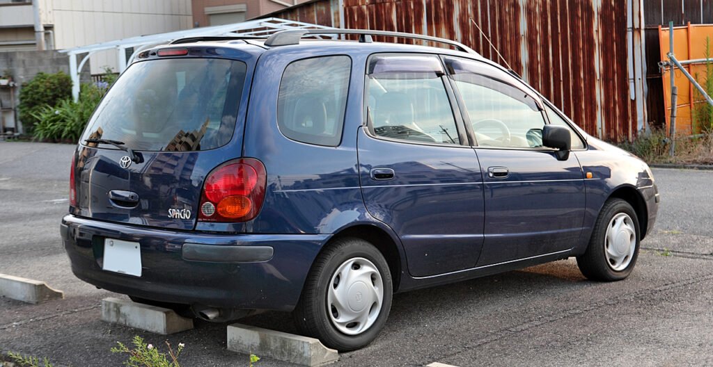 Toyota Spacio photo