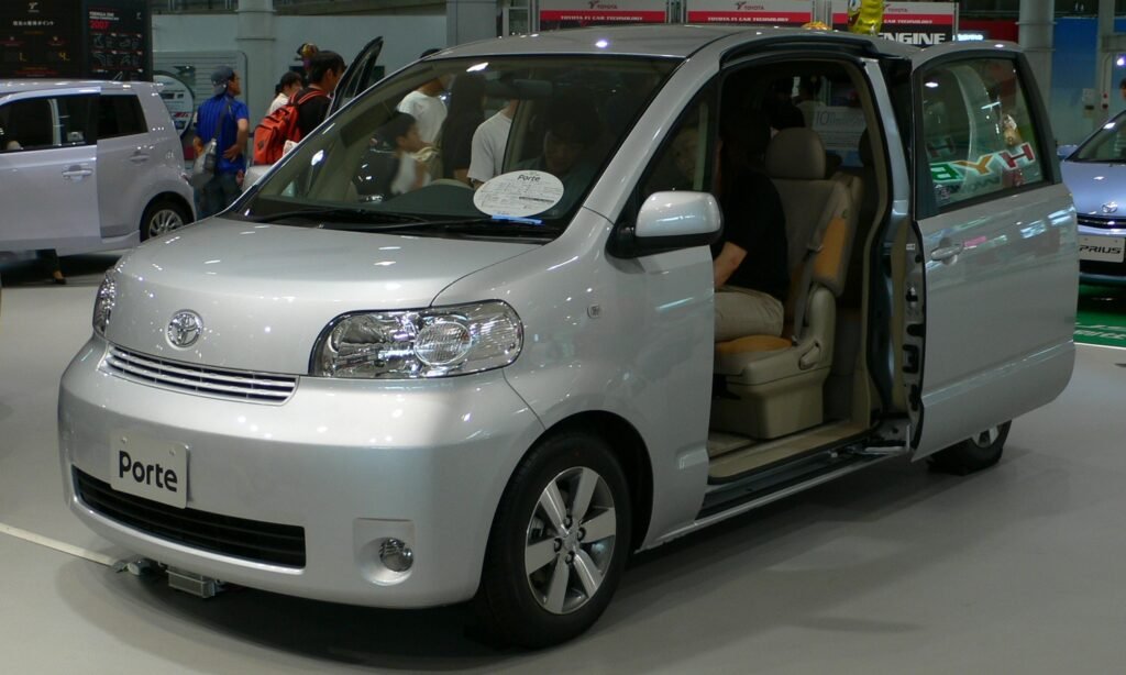 Toyota Porte photo