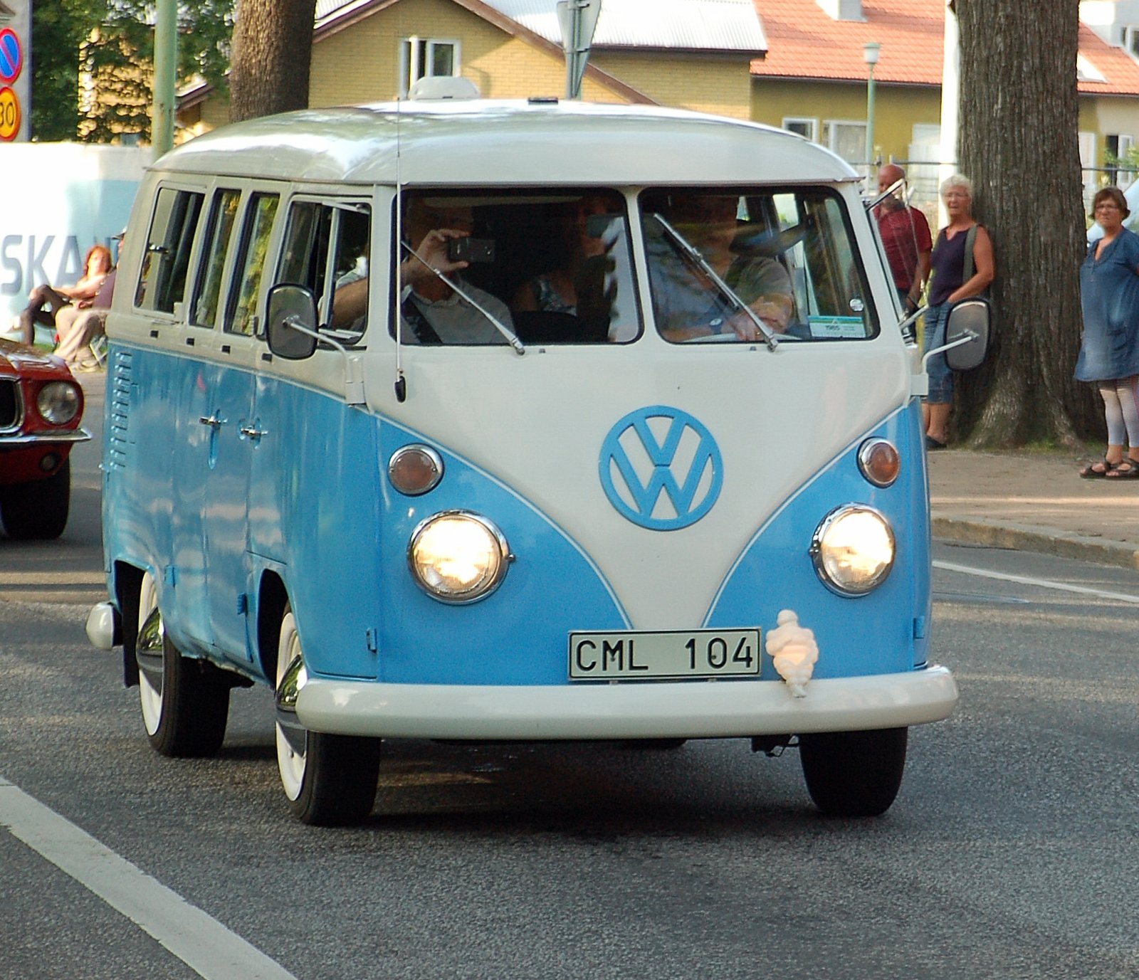 Volkswagen 221