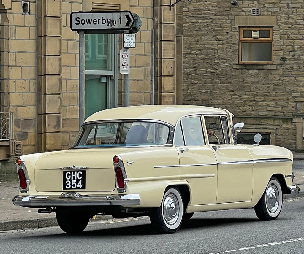 Vauxhall Victor photo