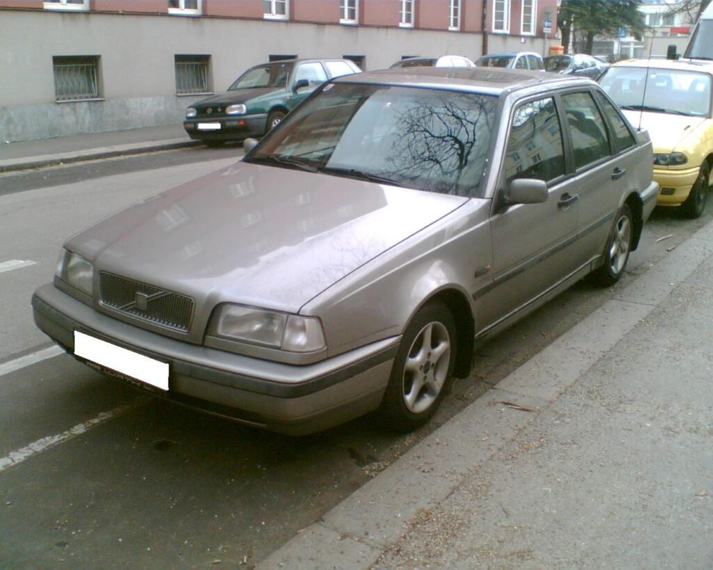 Volvo 440 photo