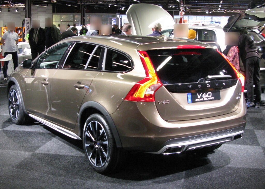Volvo S60 Cross Country photo